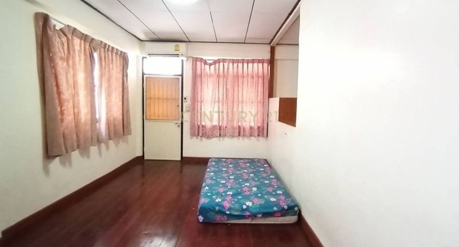 Casa adosada en venta de 2 habitaciones en Phra Khanong, Bangkok