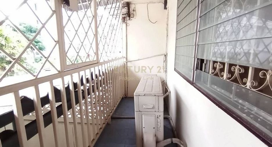Casa adosada en venta de 2 habitaciones en Phra Khanong, Bangkok