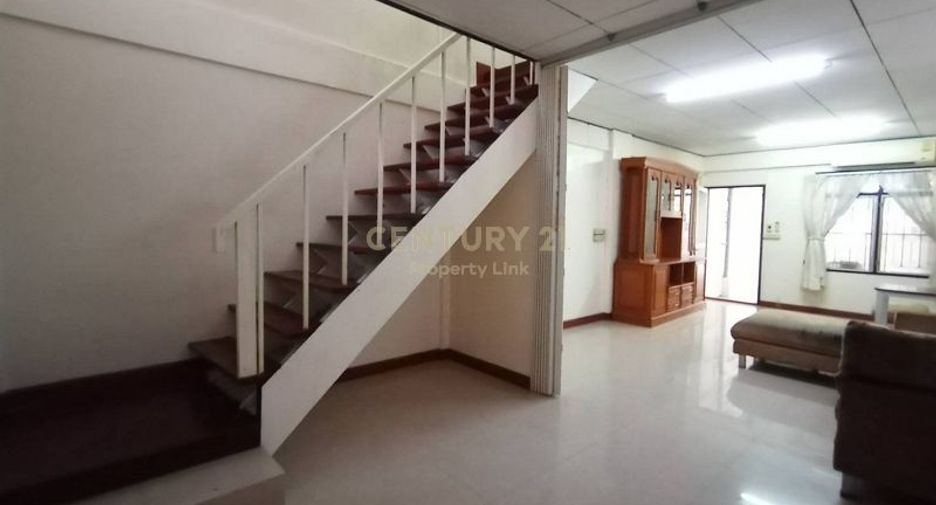 Casa adosada en venta de 2 habitaciones en Phra Khanong, Bangkok