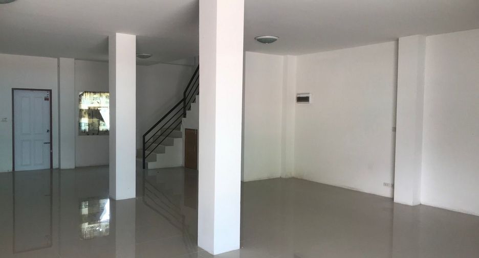 For sale 6 bed townhouse in Mueang Rayong, Rayong