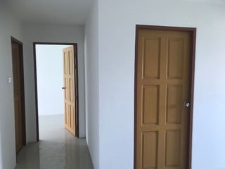 Casa adosada en venta de 6 habitaciones en Mueang Rayong, Rayong