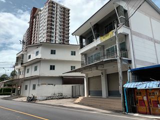 Casa adosada en venta de 6 habitaciones en Mueang Rayong, Rayong