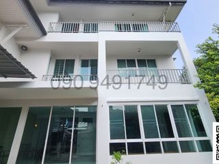 For rent 3 bedrooms house in Thon Buri, Bangkok