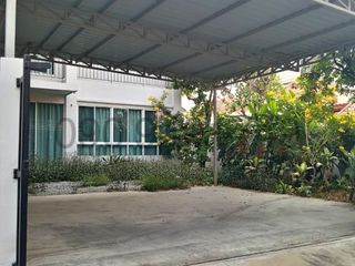 For rent 3 bedrooms house in Thon Buri, Bangkok