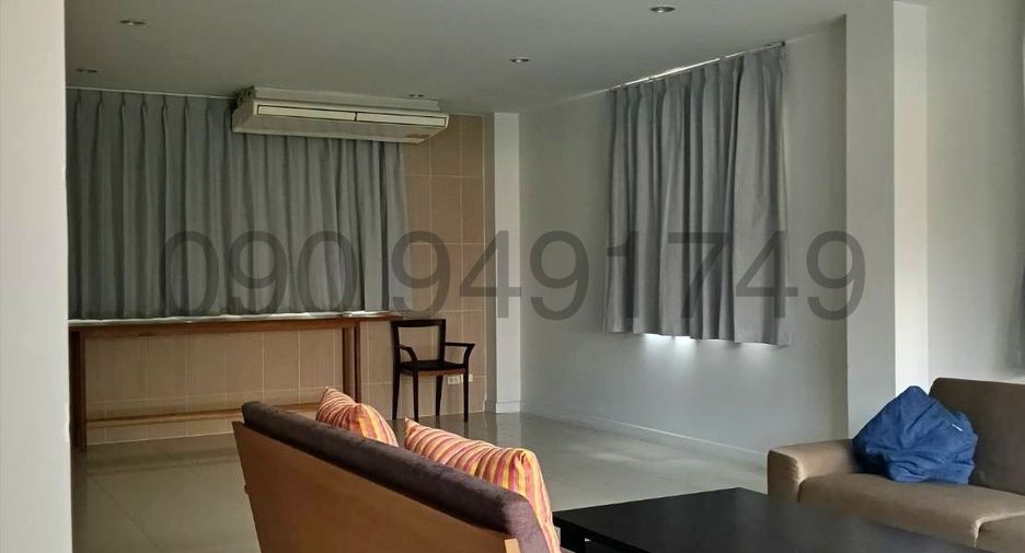 For rent 3 bedrooms house in Thon Buri, Bangkok