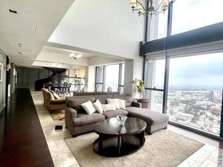 For rent 4 bedrooms condo in Sathon, Bangkok