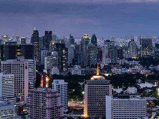 For rent 4 bedrooms condo in Sathon, Bangkok