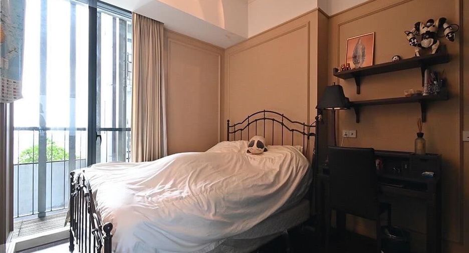 For rent 4 bedrooms condo in Sathon, Bangkok