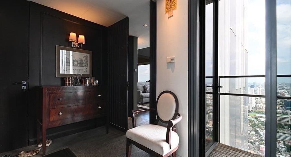 For rent 4 bedrooms condo in Sathon, Bangkok