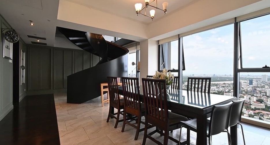 For rent 4 bedrooms condo in Sathon, Bangkok