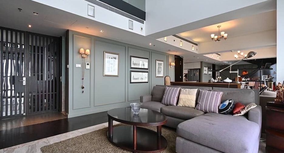 For rent 4 bedrooms condo in Sathon, Bangkok