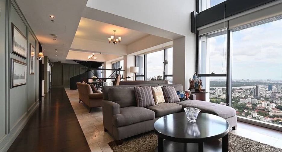 For rent 4 bedrooms condo in Sathon, Bangkok
