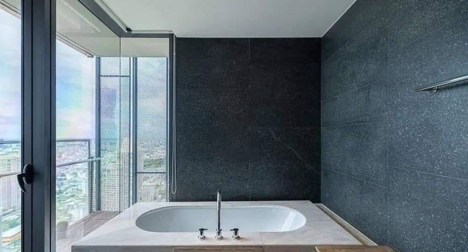 For rent 4 bedrooms condo in Sathon, Bangkok
