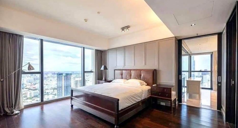 For rent 4 bedrooms condo in Sathon, Bangkok