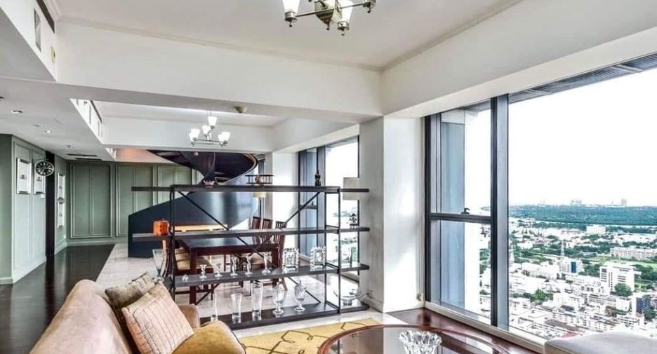 For rent 4 bedrooms condo in Sathon, Bangkok