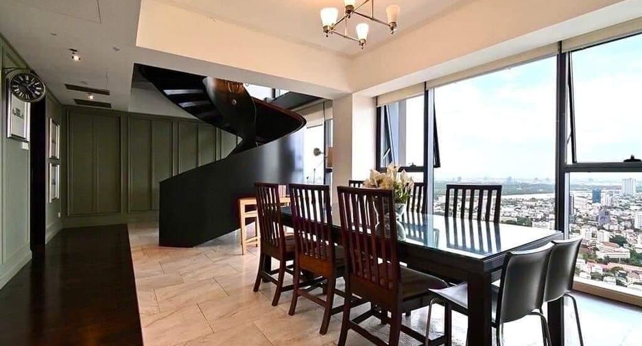 For rent 4 bedrooms condo in Sathon, Bangkok