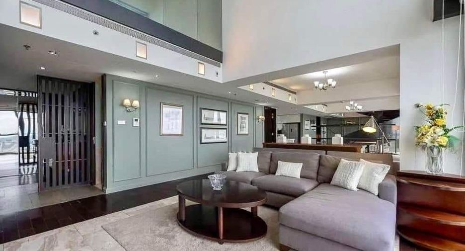 For rent 4 bedrooms condo in Sathon, Bangkok