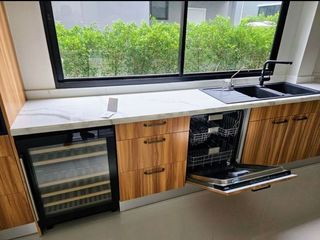 For rent 5 bedrooms villa in Mueang Phuket, Phuket