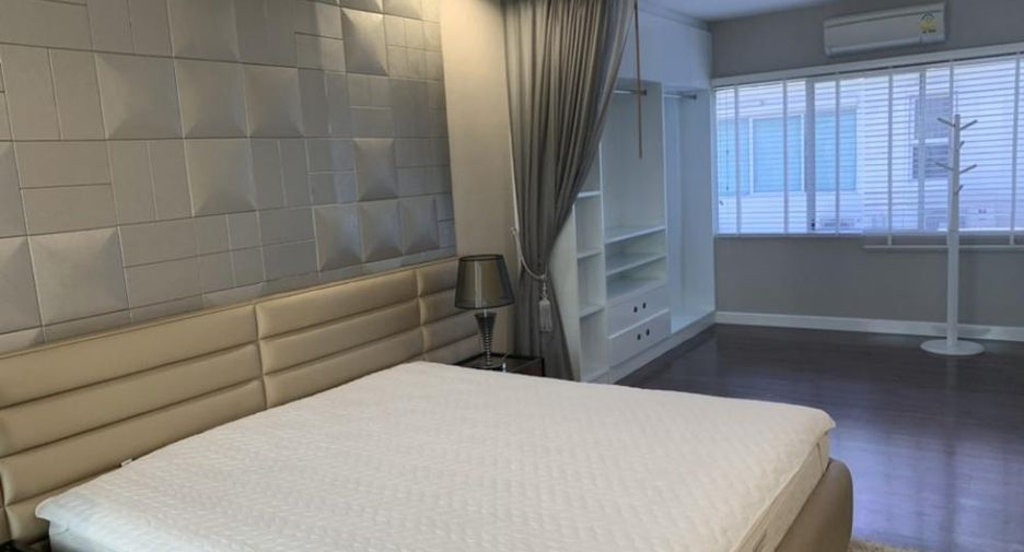 For rent 3 bedrooms house in Bang Kapi, Bangkok
