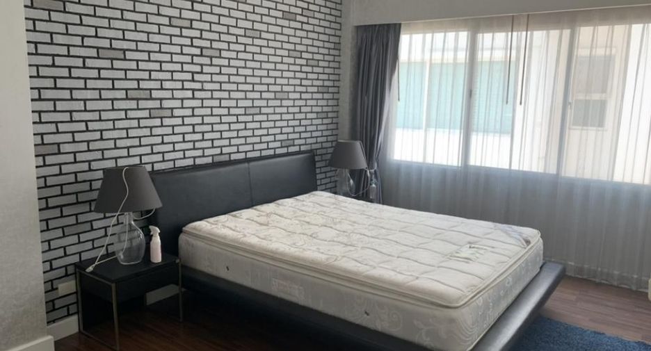 For rent 3 bedrooms house in Bang Kapi, Bangkok