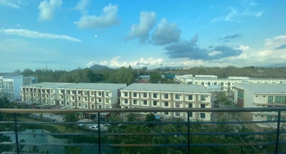 For sale 1 bed condo in Si Racha, Chonburi