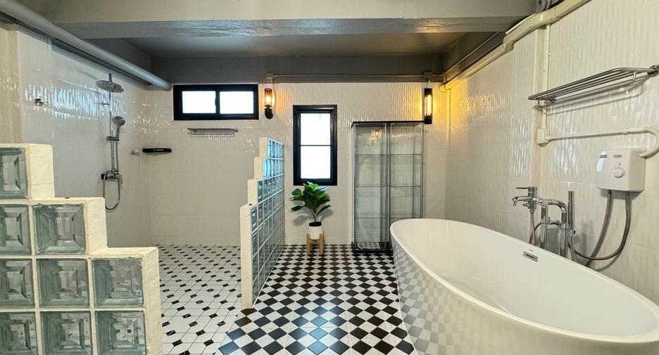 For rent and for sale 2 bedrooms house in Mueang Chiang Mai, Chiang Mai