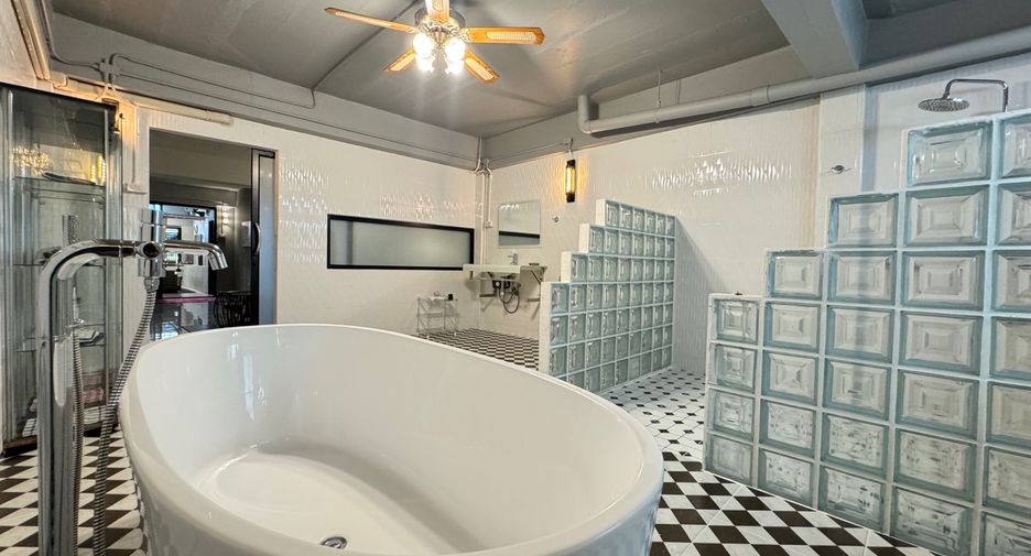 For rent and for sale 2 bedrooms house in Mueang Chiang Mai, Chiang Mai