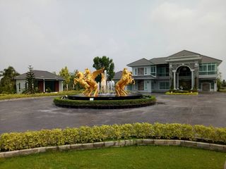 For sale 4 bed house in Khlong Khuean, Chachoengsao