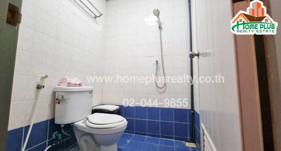 For sale 3 bedrooms condo in Huai Khwang, Bangkok
