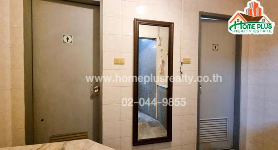 For sale 3 bedrooms condo in Huai Khwang, Bangkok
