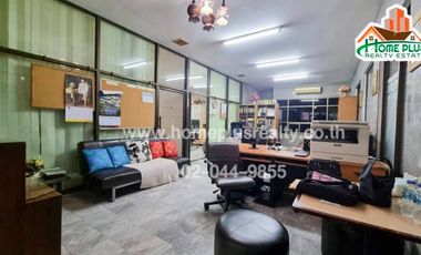 Condo en venta de 3 habitaciones en Huai Khwang, Bangkok