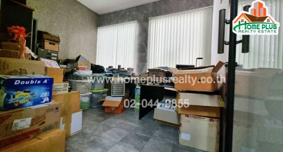For sale 3 bedrooms condo in Huai Khwang, Bangkok