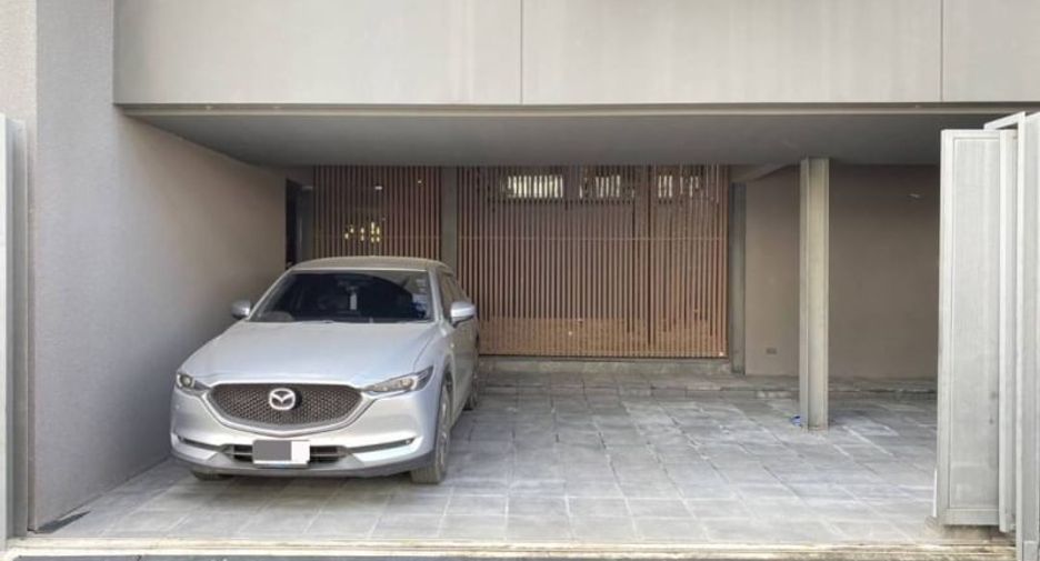 For sale 4 ベッドルーム house in Lat Phrao, Bangkok