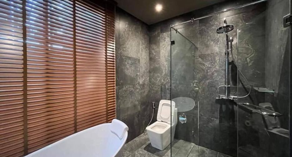 For sale 4 ベッドルーム house in Lat Phrao, Bangkok