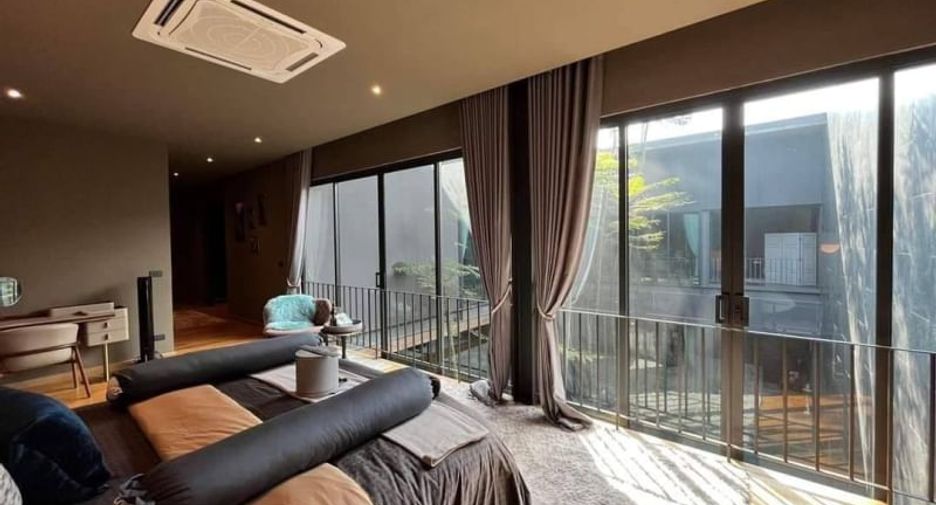 For sale 4 ベッドルーム house in Lat Phrao, Bangkok