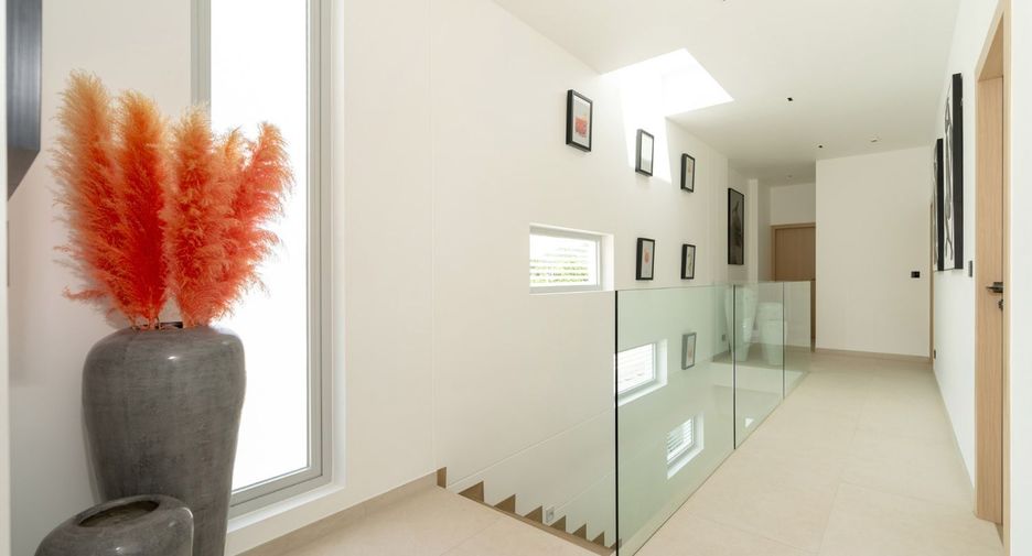 For sale 5 bedrooms villa in Mueang Phuket, Phuket