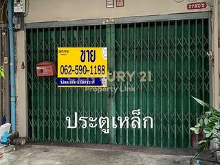 For sale 4 bed retail Space in Khlong Toei, Bangkok