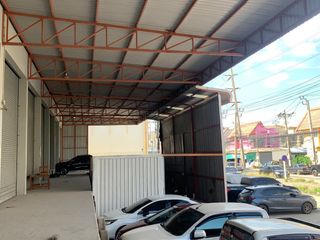 For sale studio warehouse in Bang Sao Thong, Samut Prakan