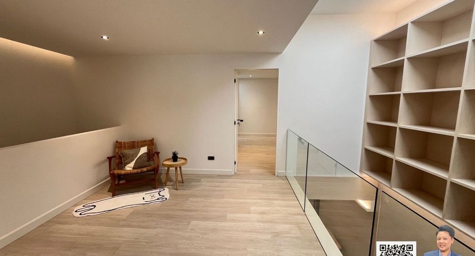 For sale 2 bedrooms townhouse in Watthana, Bangkok