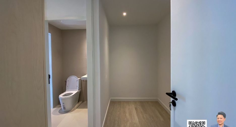 For sale 2 bedrooms townhouse in Watthana, Bangkok