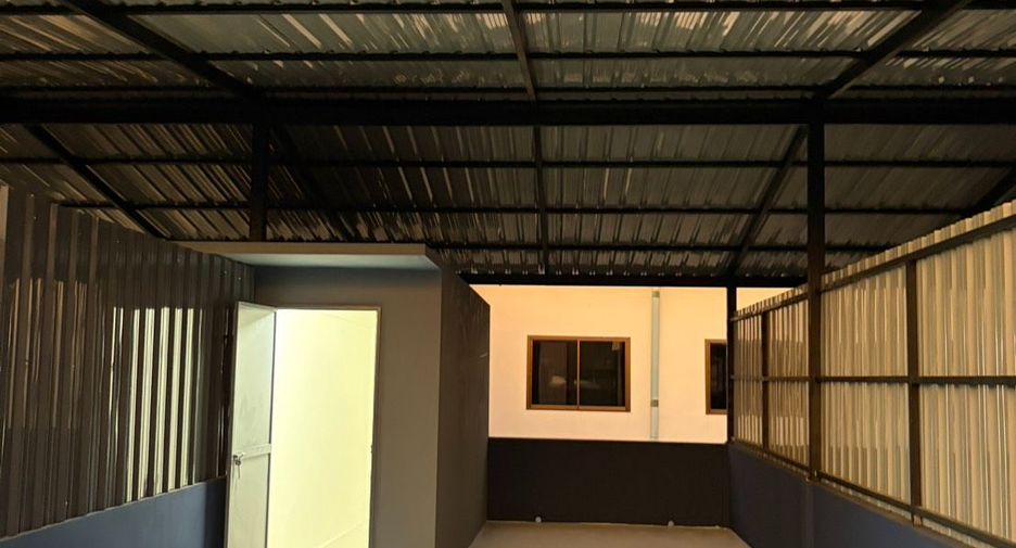 For rent 2 bedrooms retail Space in Phasi Charoen, Bangkok