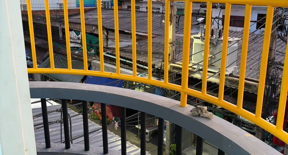 For rent 2 bedrooms retail Space in Phasi Charoen, Bangkok