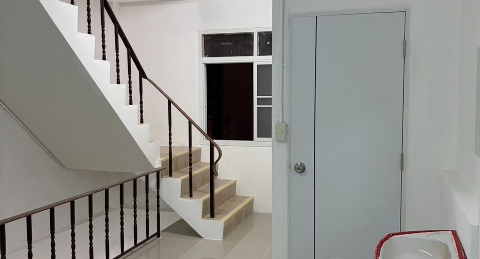 For rent 2 bedrooms retail Space in Phasi Charoen, Bangkok
