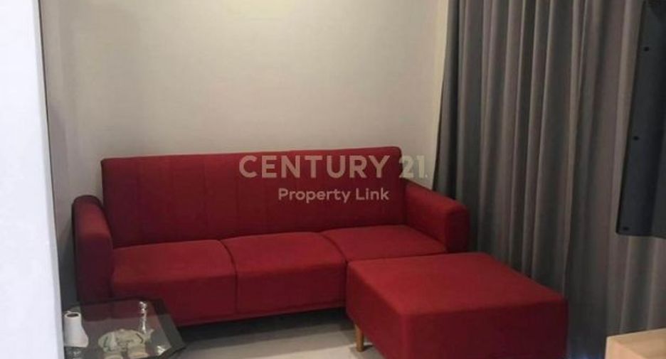 For rent 3 bedrooms townhouse in Watthana, Bangkok