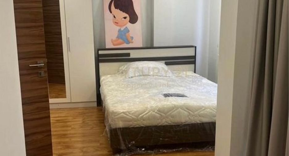 For rent 3 bedrooms townhouse in Watthana, Bangkok