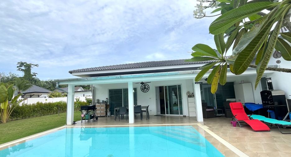 For sale 4 Beds villa in Takua Pa, Phang Nga