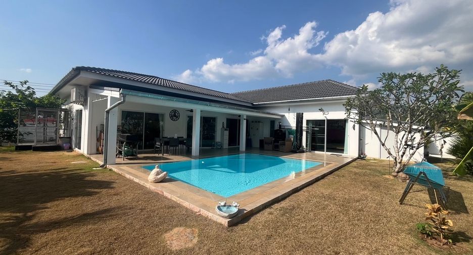 For sale 4 bedrooms villa in Takua Pa, Phang Nga