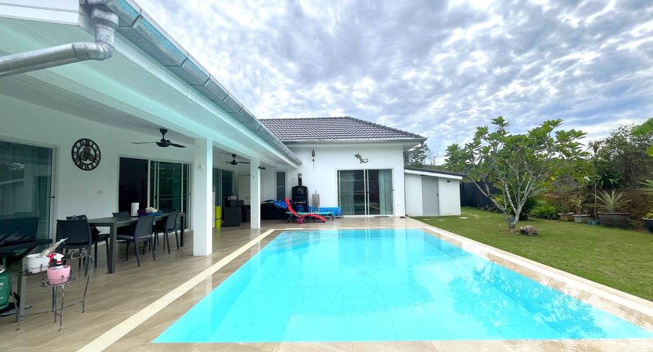 For sale 4 Beds villa in Takua Pa, Phang Nga