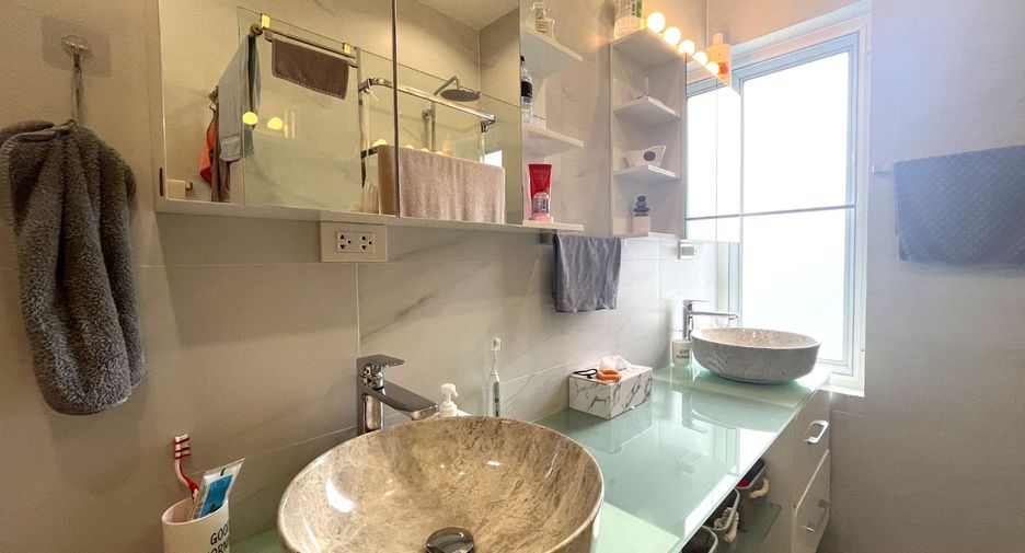 For sale 4 Beds villa in Takua Pa, Phang Nga