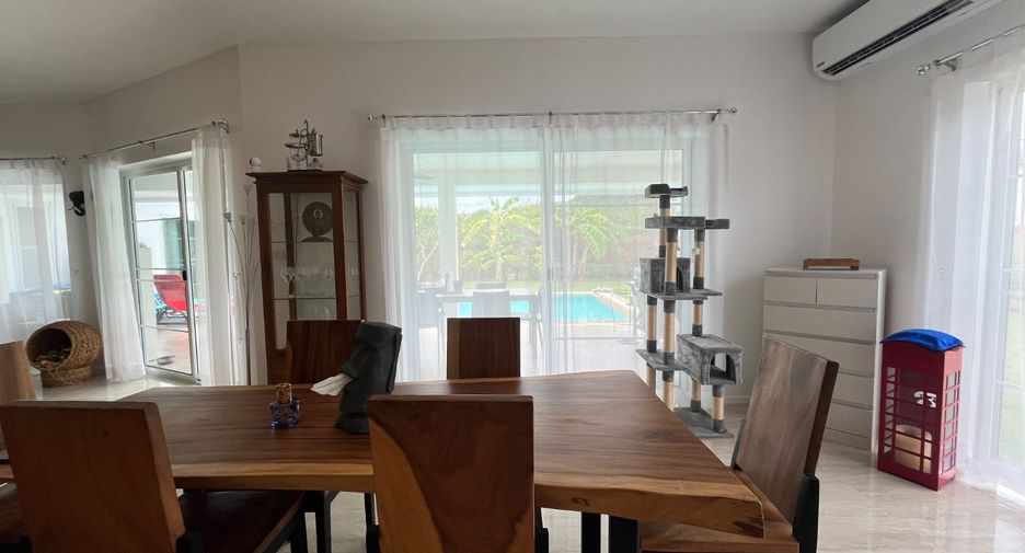 For sale 4 Beds villa in Takua Pa, Phang Nga